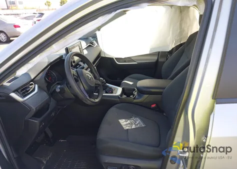 2021 Toyota Rav4 Xle z USA, uszkodzony, nr VIN 2T3W1RFV1MC090258